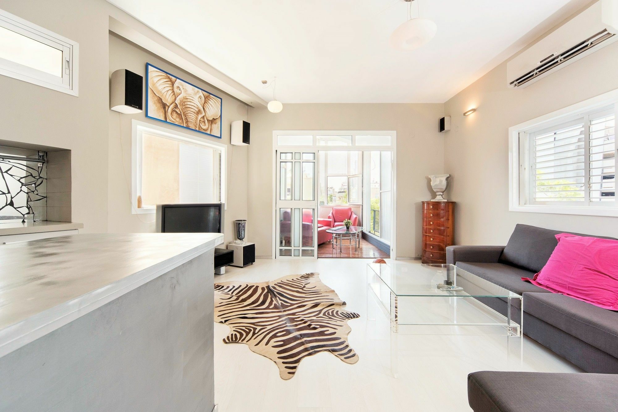 Stunning 2Bd W/ Private Balcony By Sea N' Rent Lägenhet Tel Aviv Exteriör bild